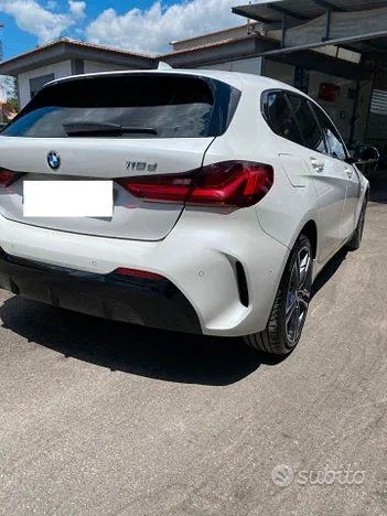 BMW 116D 2021 photo 2
