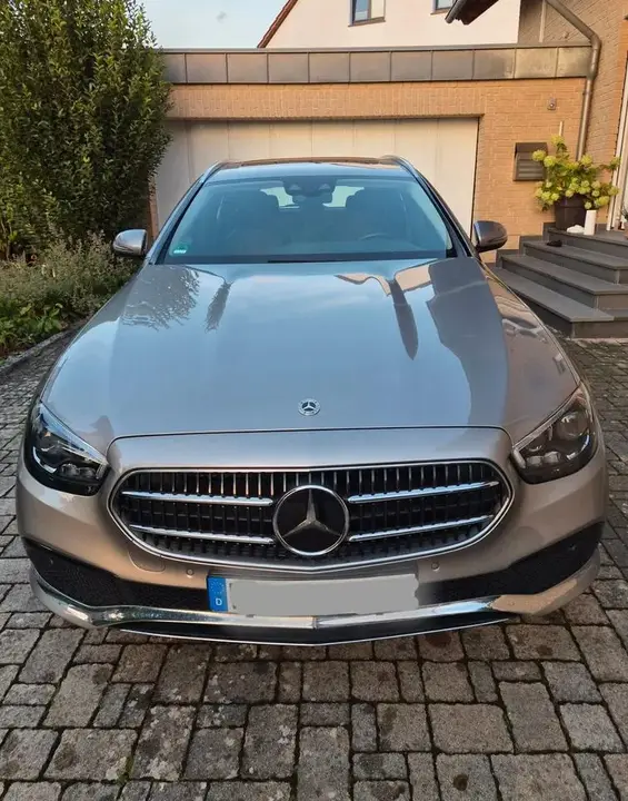 Mercedes-Benz E 300E