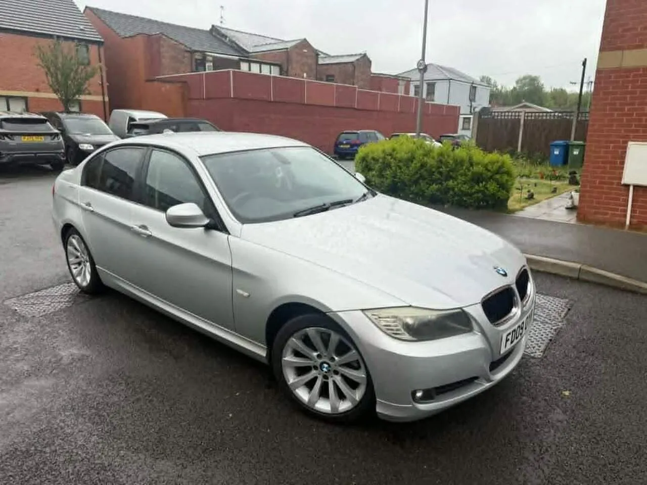 BMW 3 Series 2009 photo 2