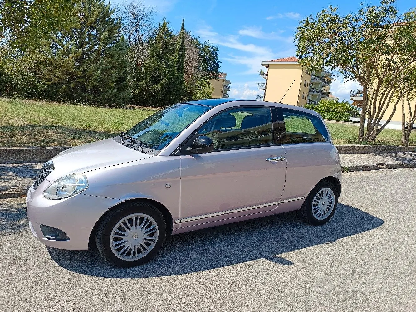 Lancia Ypsilon 2011 photo 2