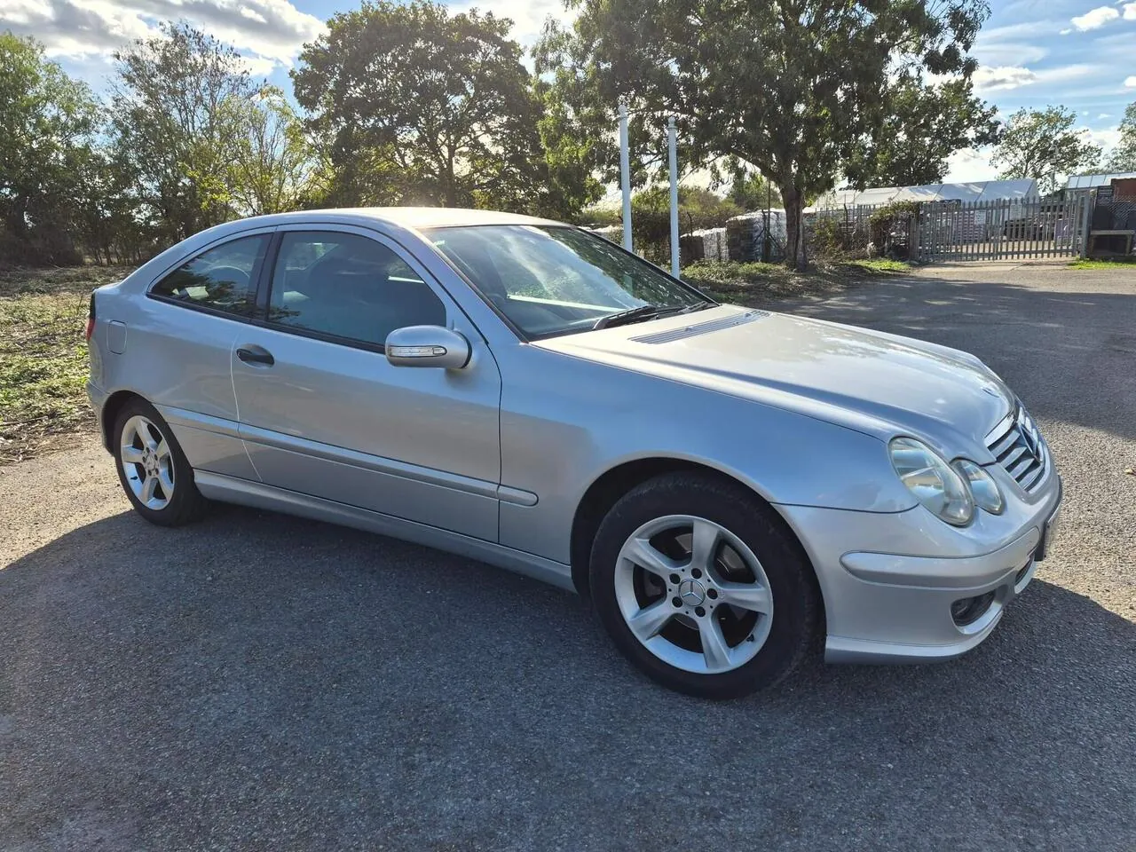 Mercedes-Benz C-Class 2005 photo 3