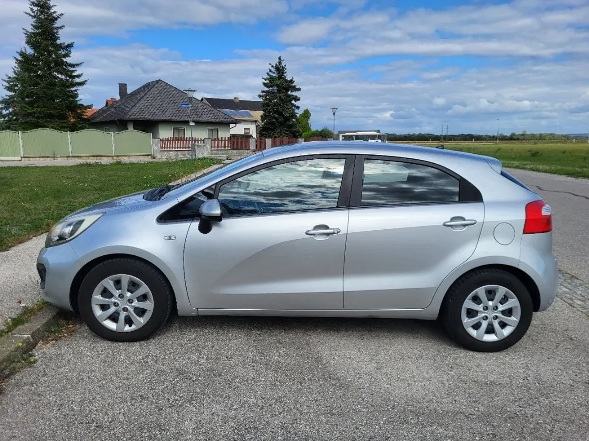 Kia Rio 2013 photo 2