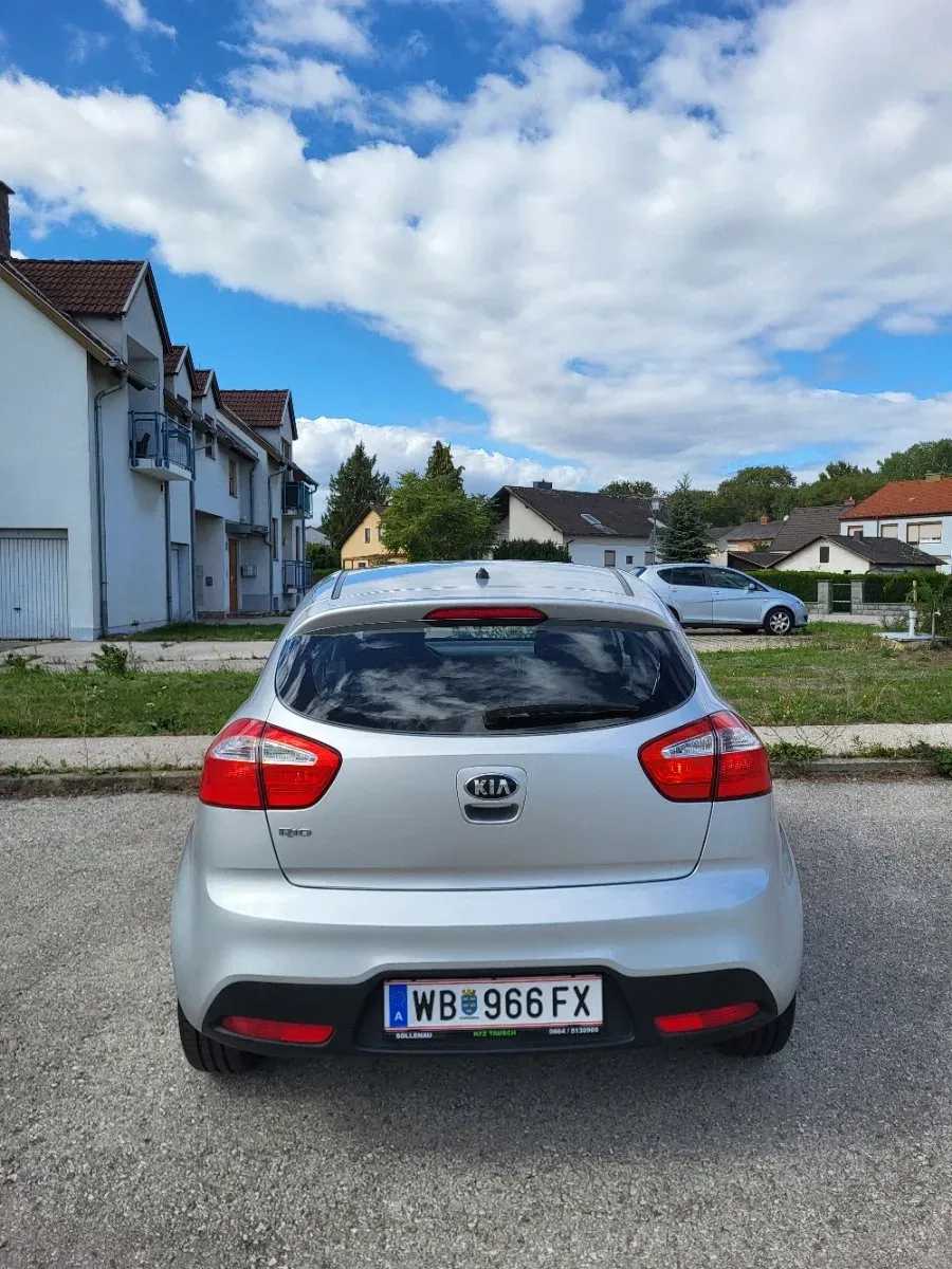 Kia Rio 2013 photo 3