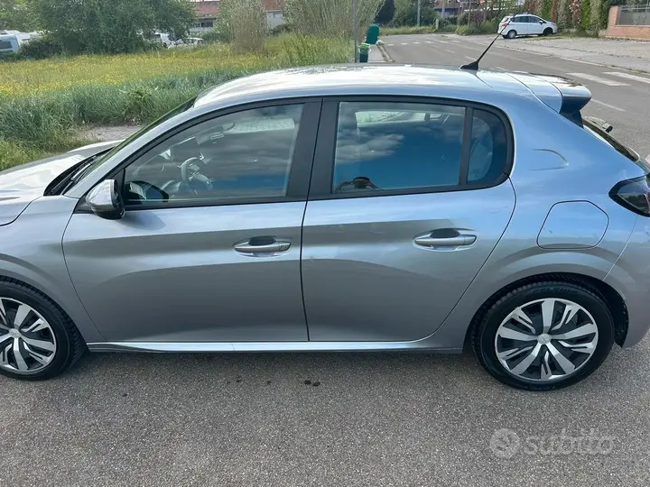 Peugeot 208 2020 photo 4