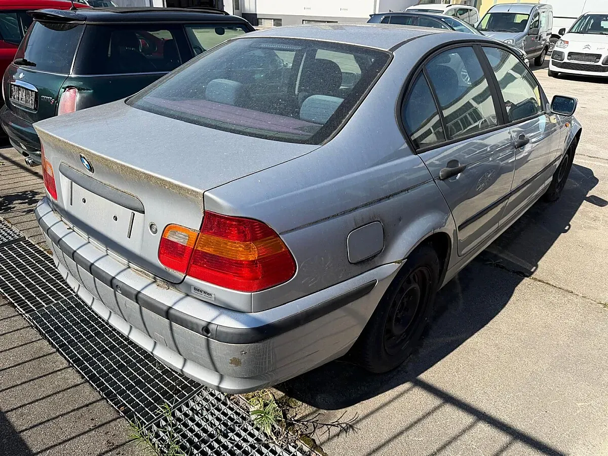 BMW 3 Series 2002 photo 3
