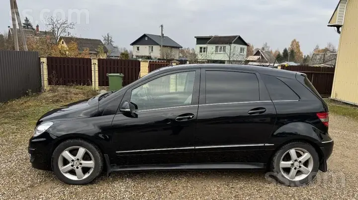 Mercedes-Benz B180 2008 photo 2