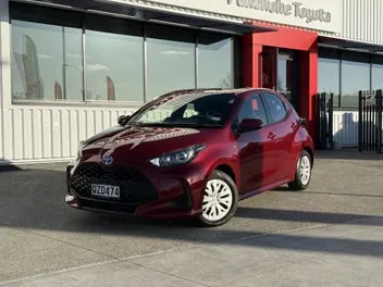 Toyota Yaris 2024 photo 2