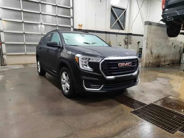 GMC Terrain 2024 photo 3