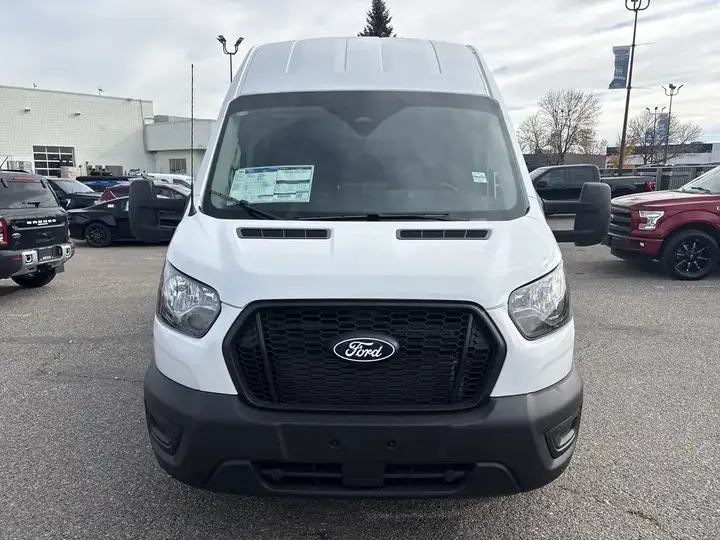 Ford Transit Cargo Van 2027 photo 4