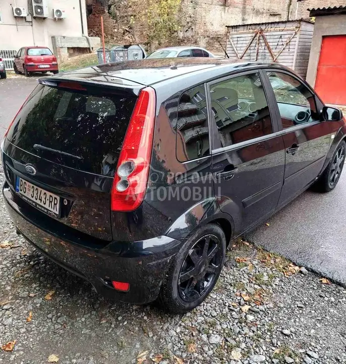 Ford Fiesta 2008 photo 2