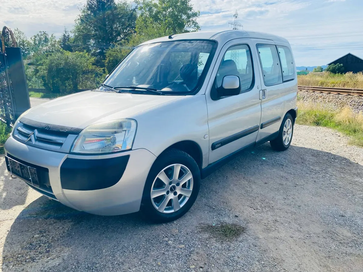 Citroen Berlingo 2004 photo 2