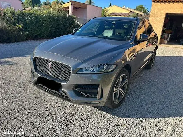 Jaguar F-Pace