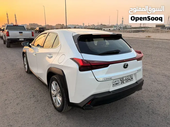 Lexus Ux 2019 photo 2