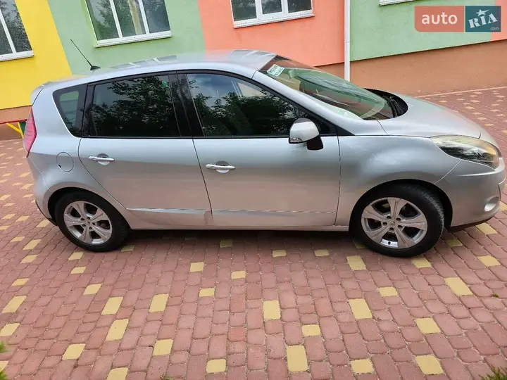 Renault Scenic 2010 photo 5