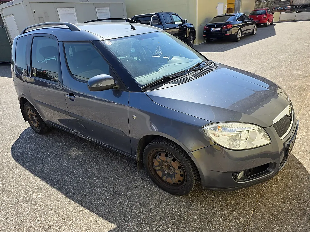 Skoda Roomster 2009 photo 2