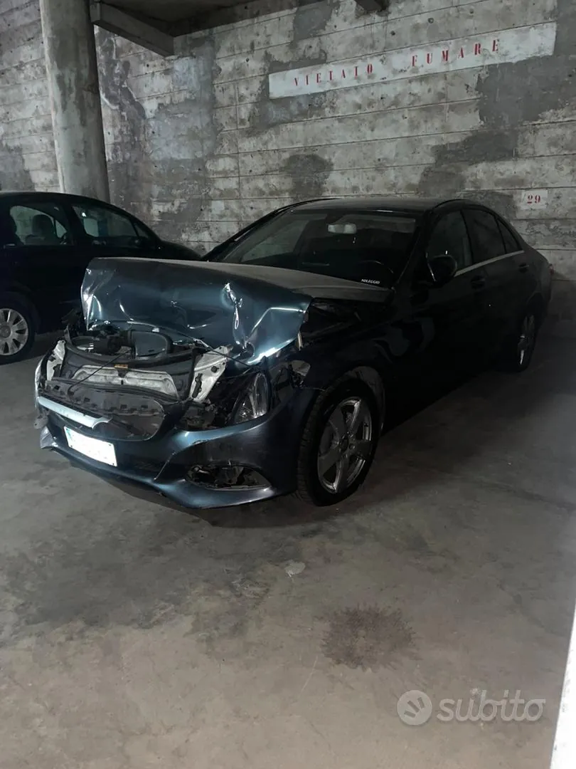 Mercedes-Benz C-Class 2016 photo 2