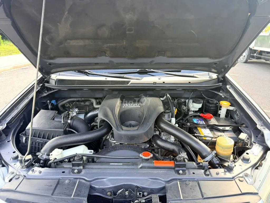 Isuzu Mu-X 2017 photo 3