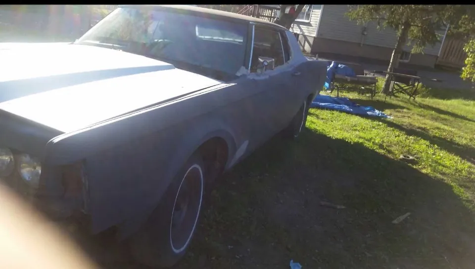 Lincoln Continental 1969 photo 2