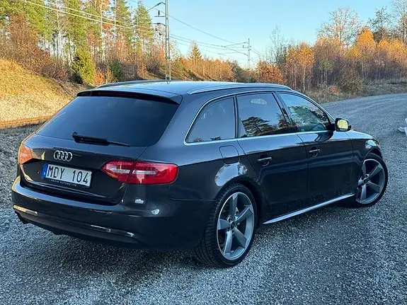 Audi A4 2013 photo 2