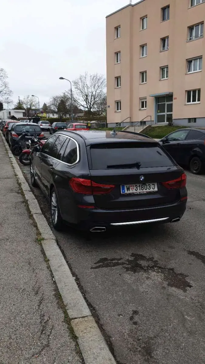 BMW 5 Series 2017 photo 2