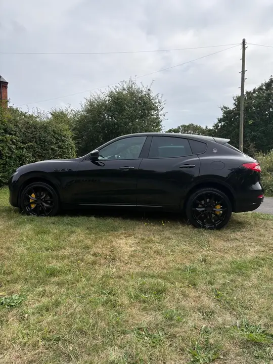 Maserati Levante 2017 photo 2