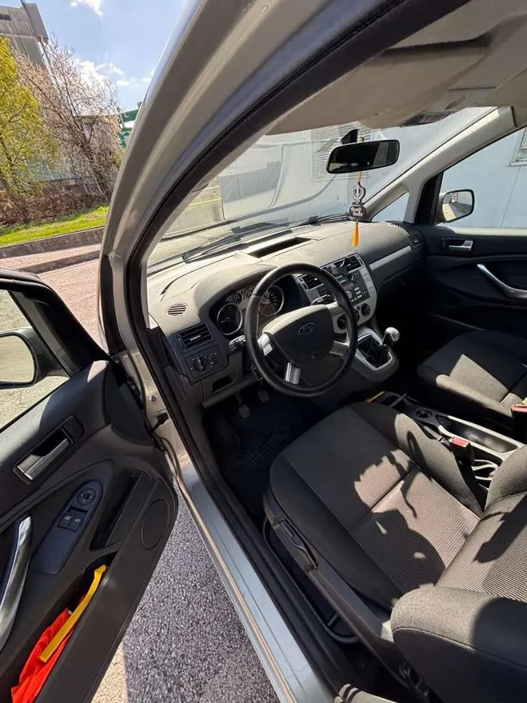 Ford C-Max 2010 photo 2