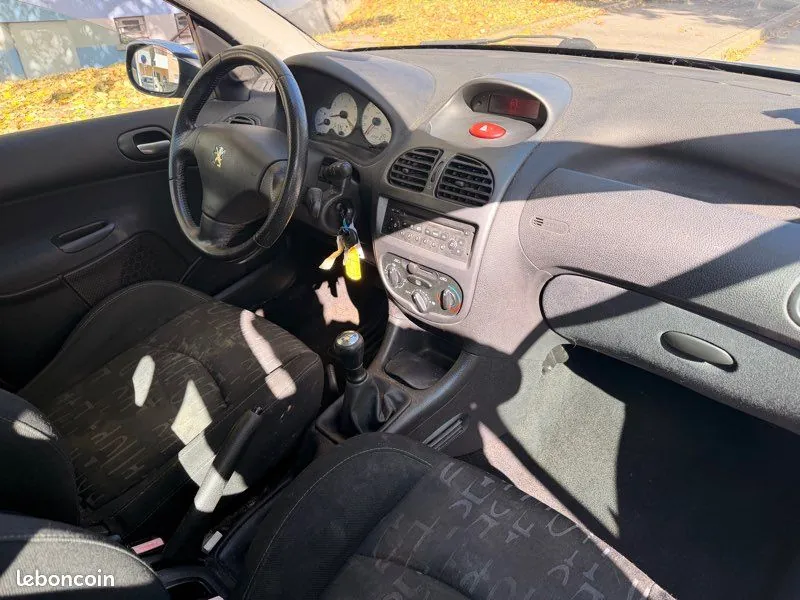 Peugeot 206 2003 photo 3