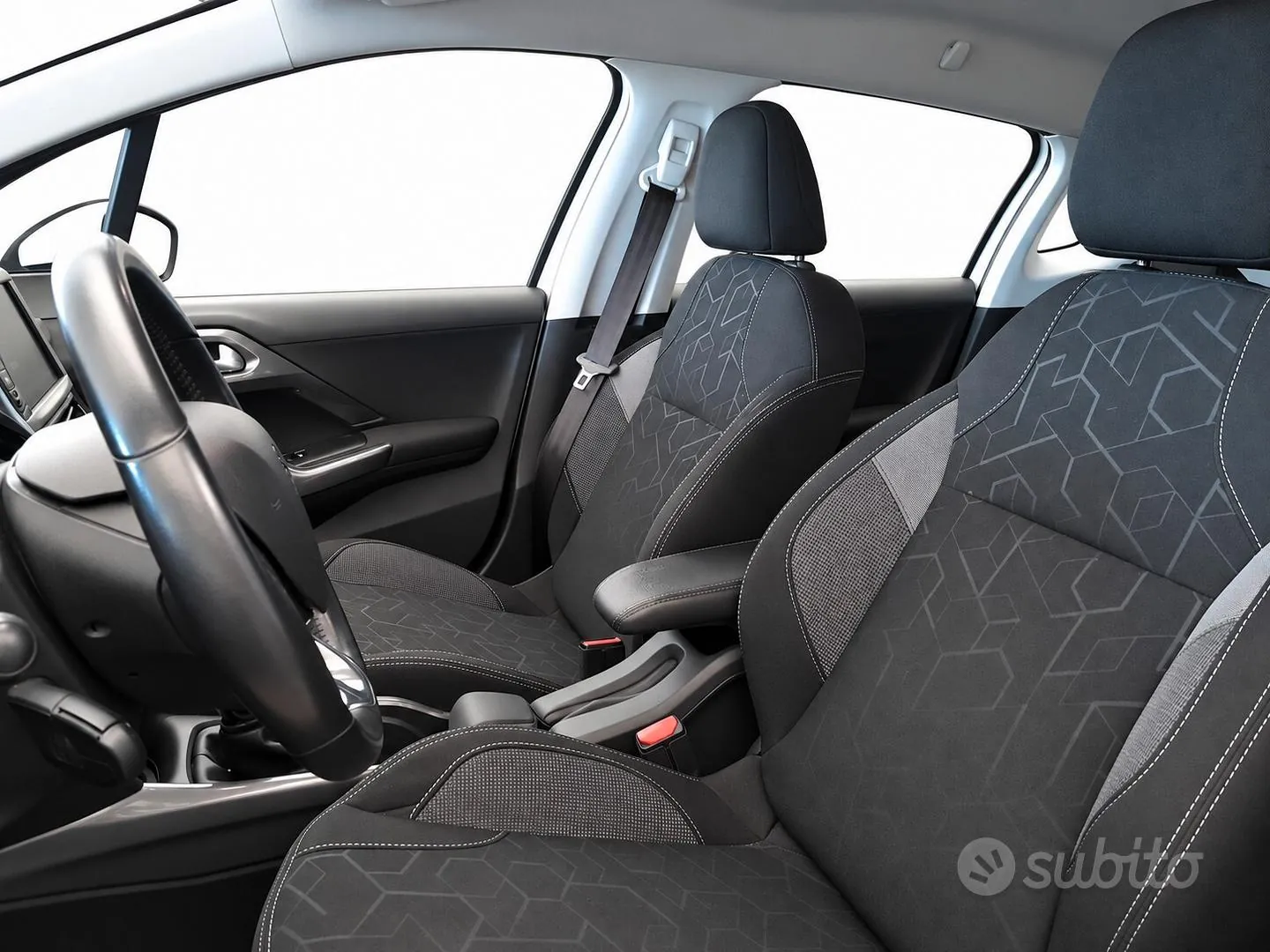 Peugeot 2008 2018 photo 3