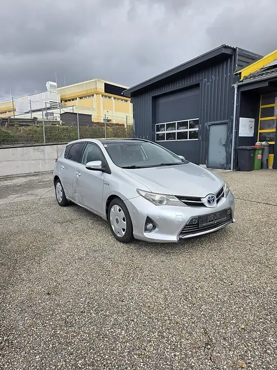 Toyota Auris 2013 photo 2