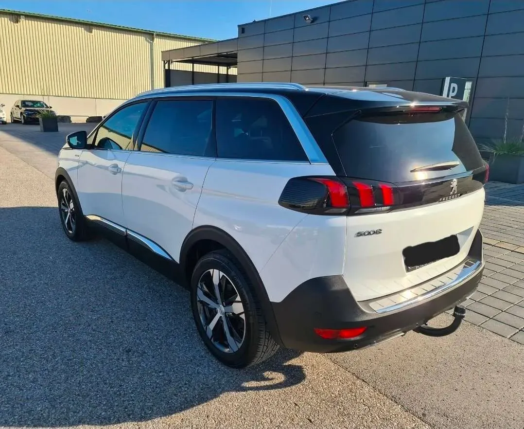 Peugeot 5008 2017 photo 2