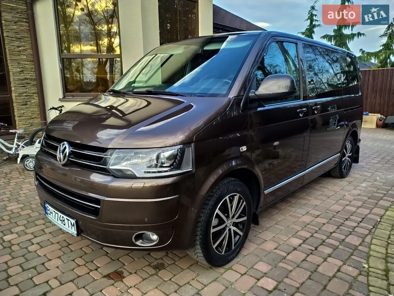 Volkswagen Multivan 2015 photo 2