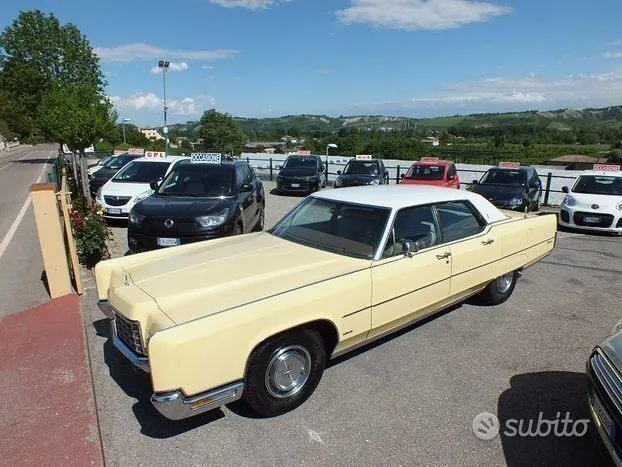 Lincoln Continental 1972 photo 3