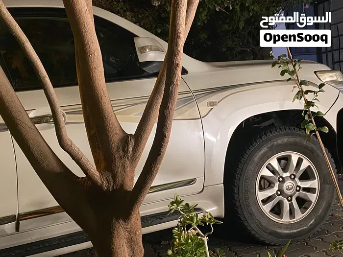 Toyota Land Cruiser 2011 photo 3