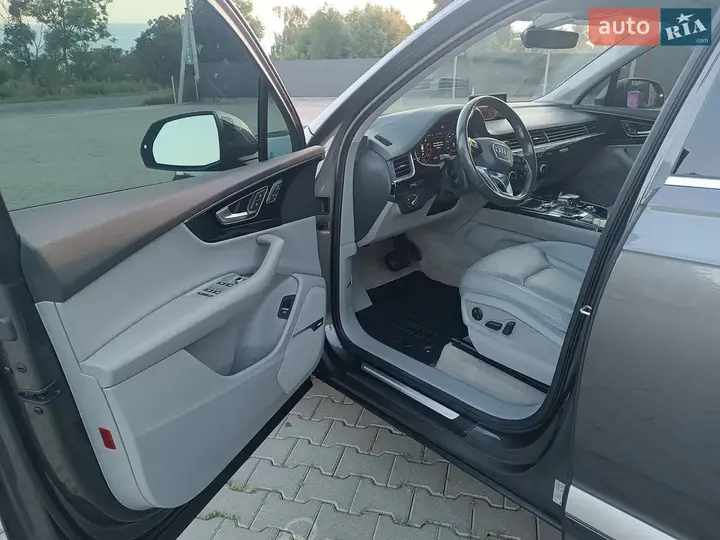 Audi Q7 2018 photo 5