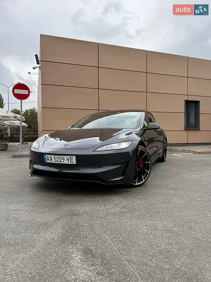 Tesla Model 3 2024 photo 5
