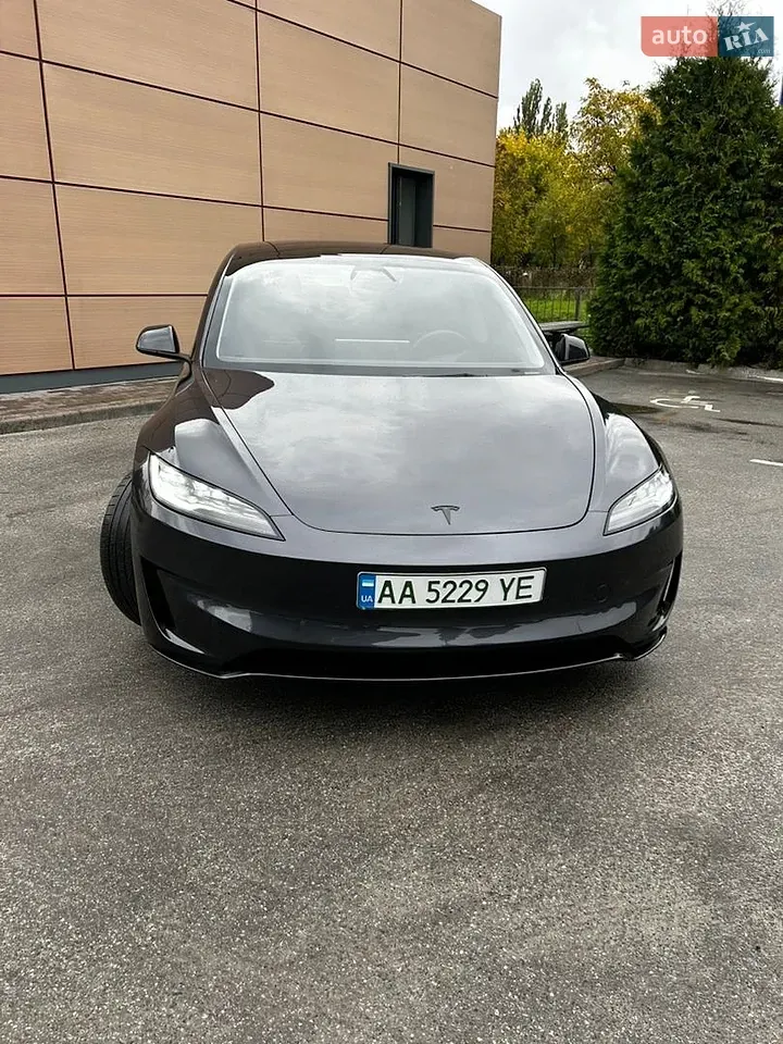 Tesla Model 3 2024 photo 3