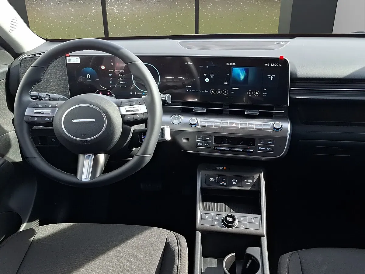 Hyundai Kona photo 2