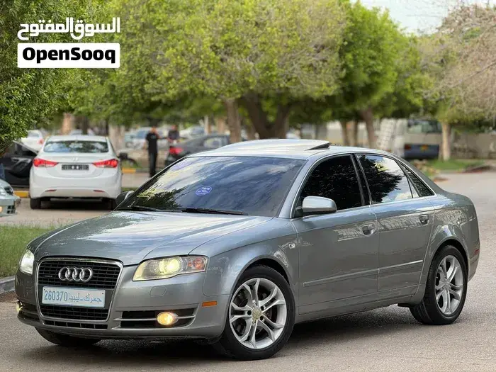 Audi A4 2010 photo 5