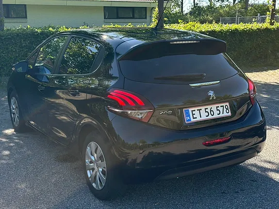 Peugeot 208 2019 photo 4