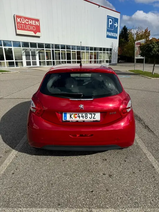 Peugeot 208 2013 photo 3