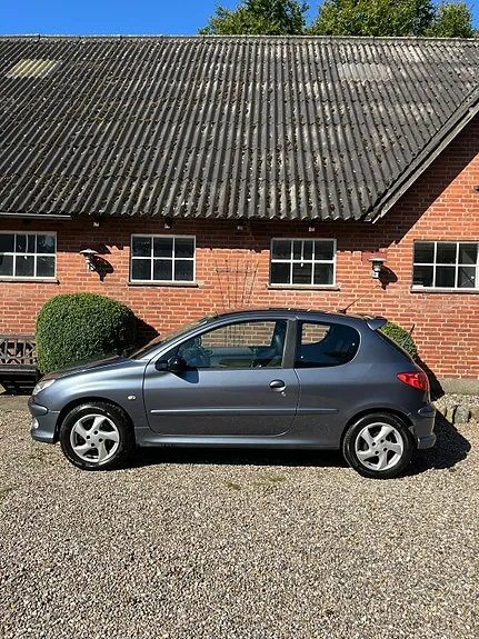 Peugeot 206 2006 photo 2