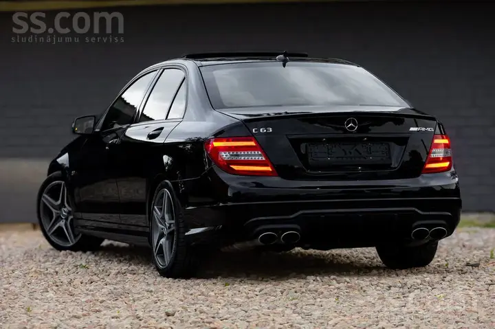 Mercedes-Benz C63 Amg 2013 photo 3