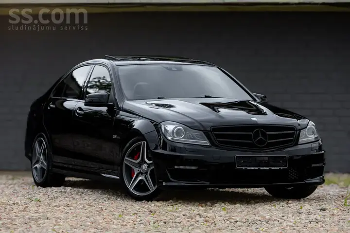 Mercedes-Benz C63 Amg 2013 photo 2