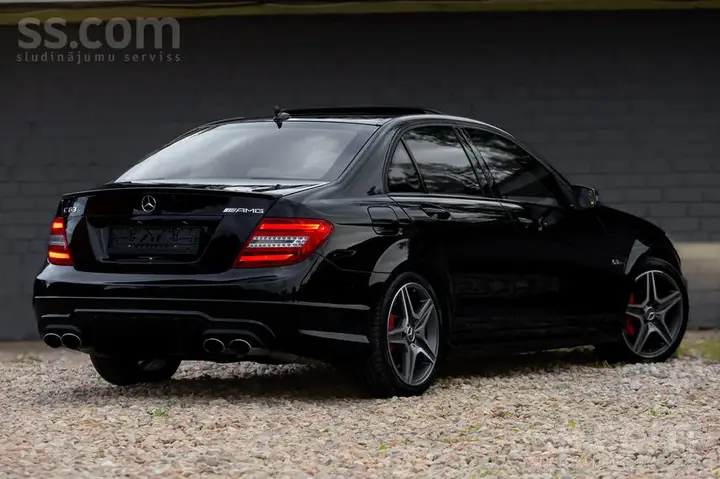 Mercedes-Benz C63 Amg 2013 photo 4