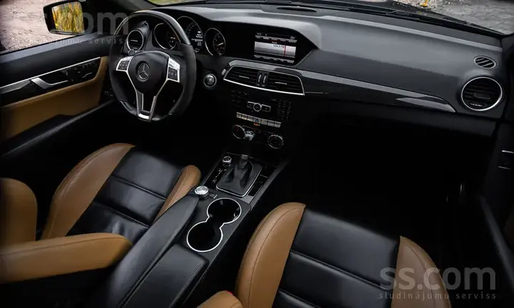 Mercedes-Benz C63 Amg 2013 photo 5