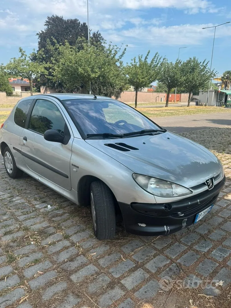 Peugeot 206 2003 photo 2