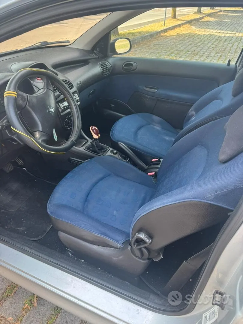 Peugeot 206 2003 photo 3