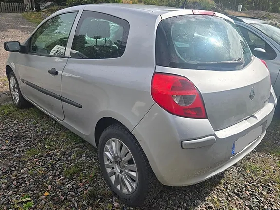 Renault Clio 2006 photo 4