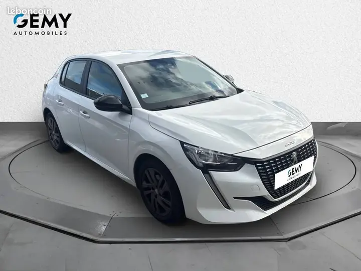 Peugeot 208 2022 photo 3