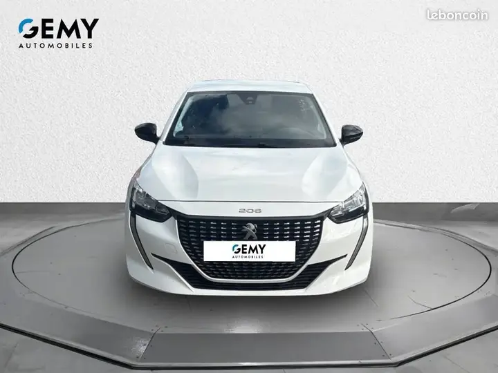 Peugeot 208 2022 photo 2